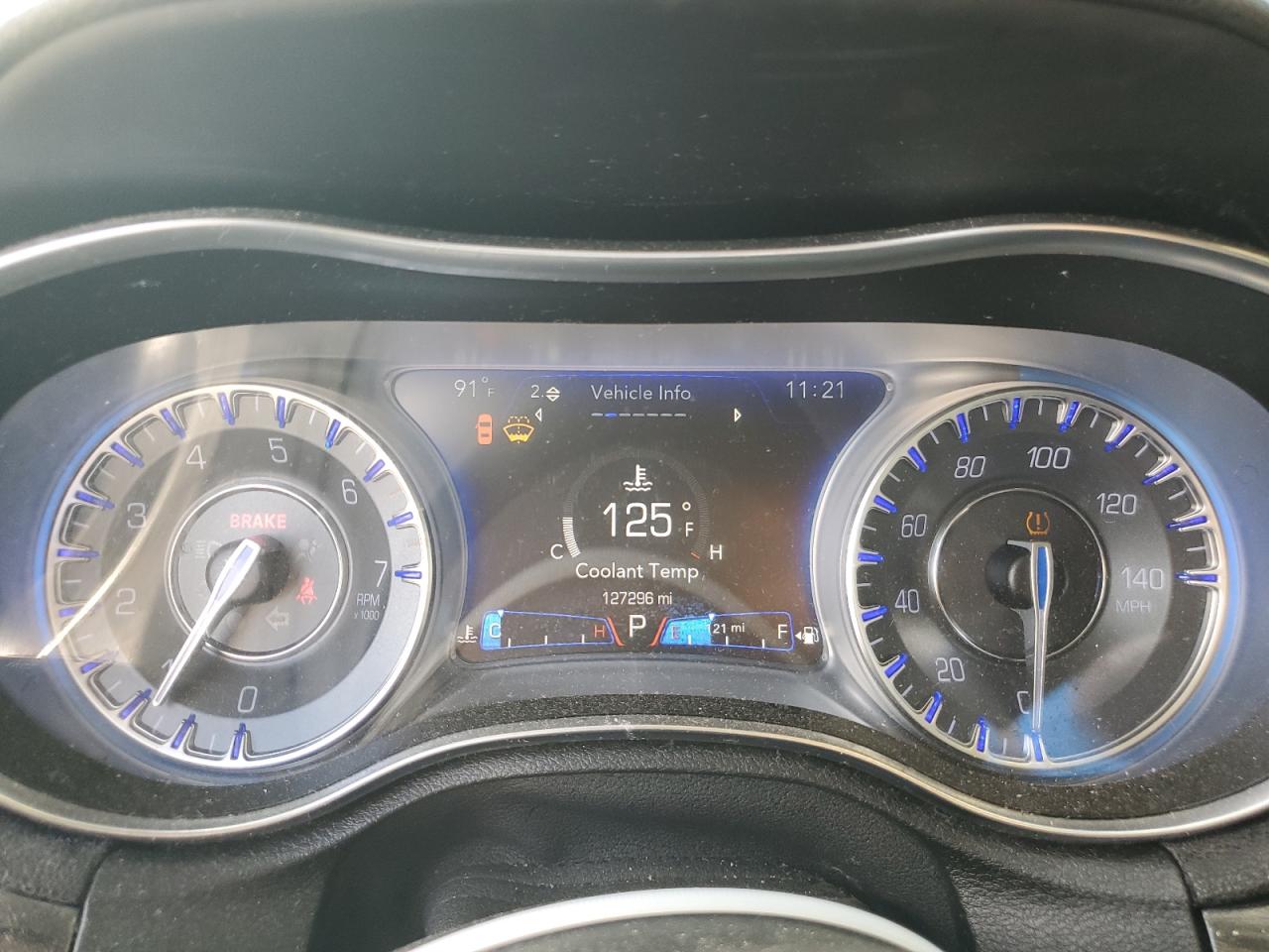 2018 Chrysler 300 - Image 9