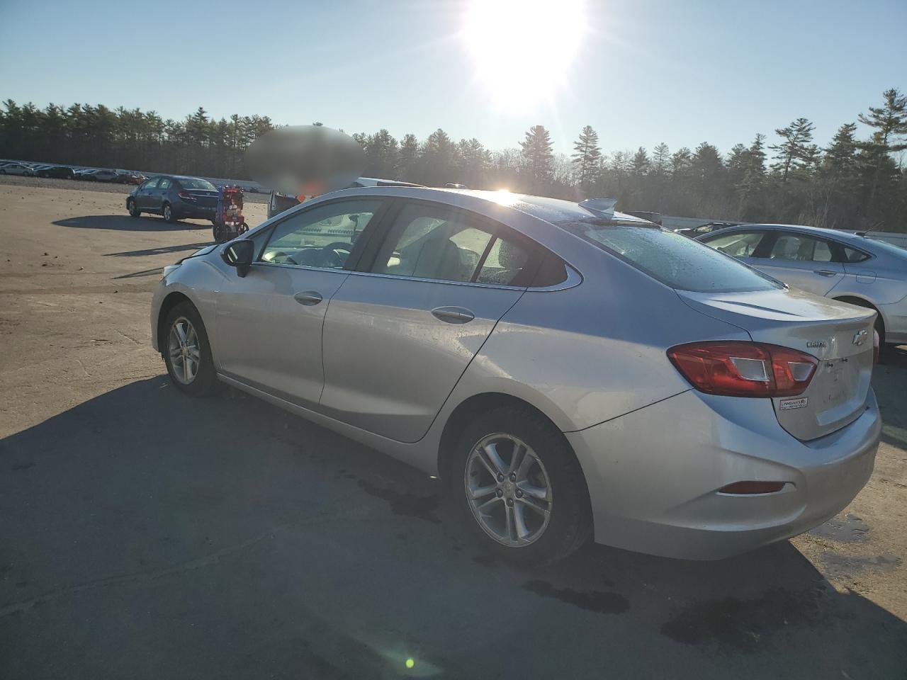 2018 Chevrolet Cruze - Image 2