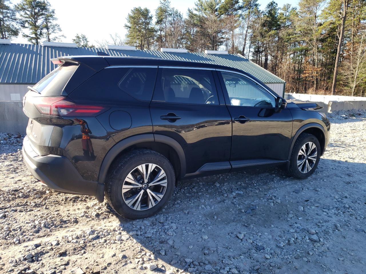 2021 Nissan Rogue - Image 3