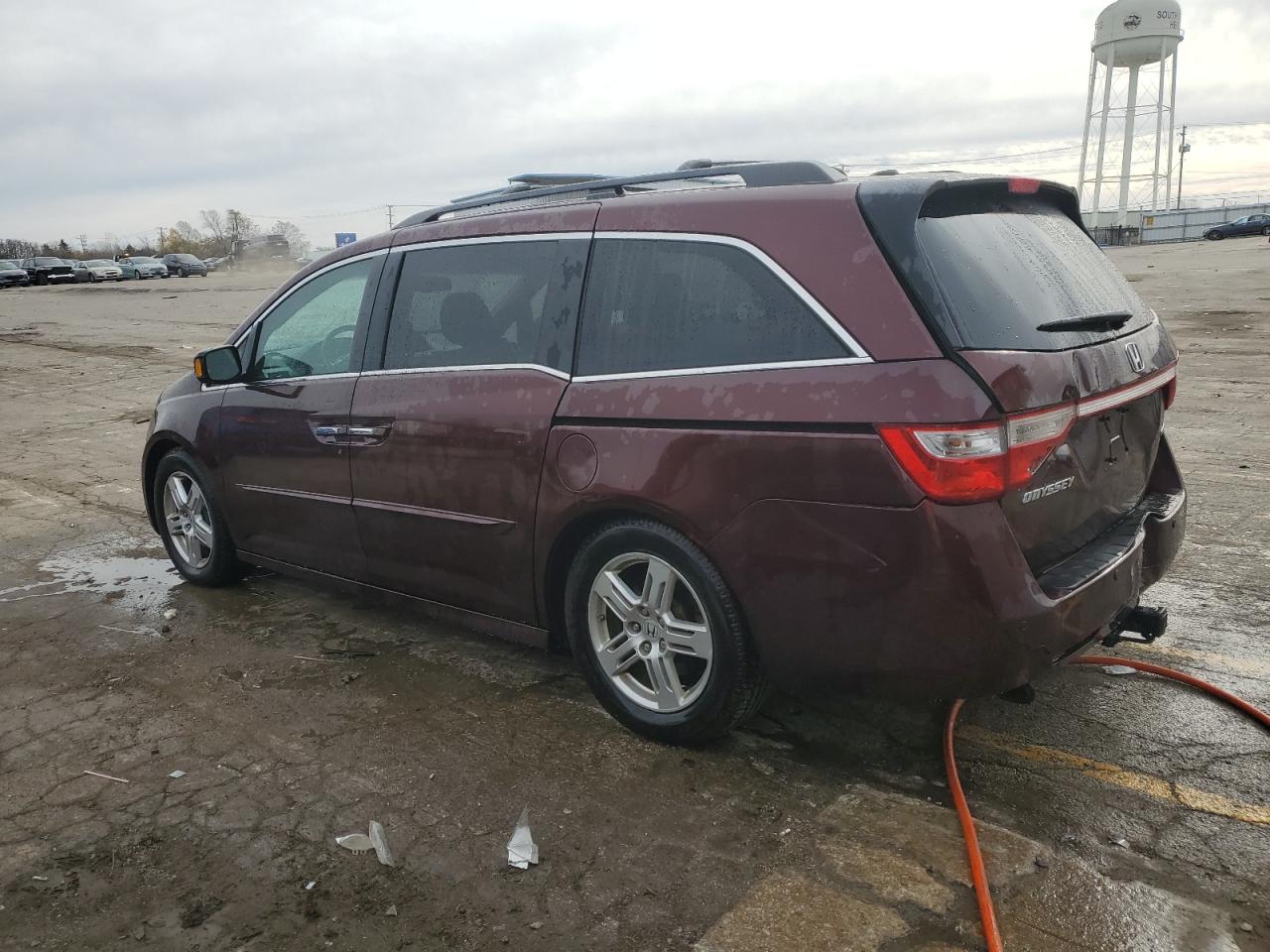 2011 Honda Odyssey - Image 2