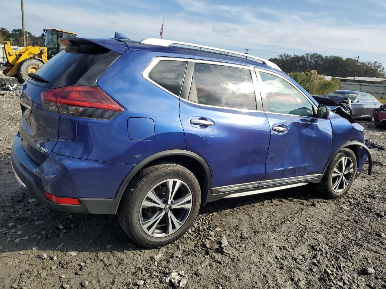 2018 Nissan Rogue - Image 3