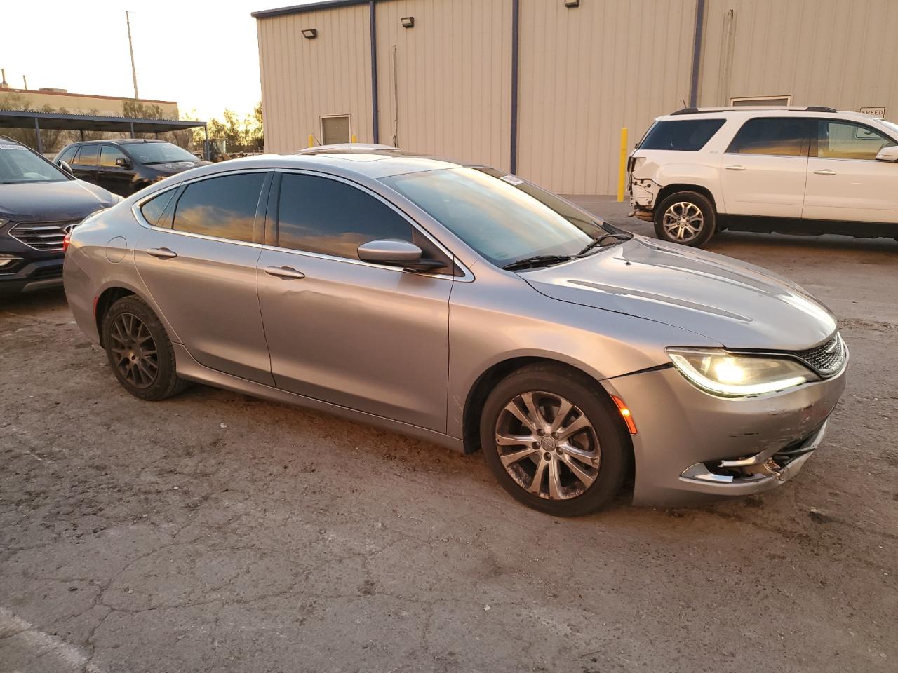 VIN 1C3CCCAB1FN621494 2015 CHRYSLER 200 no.4