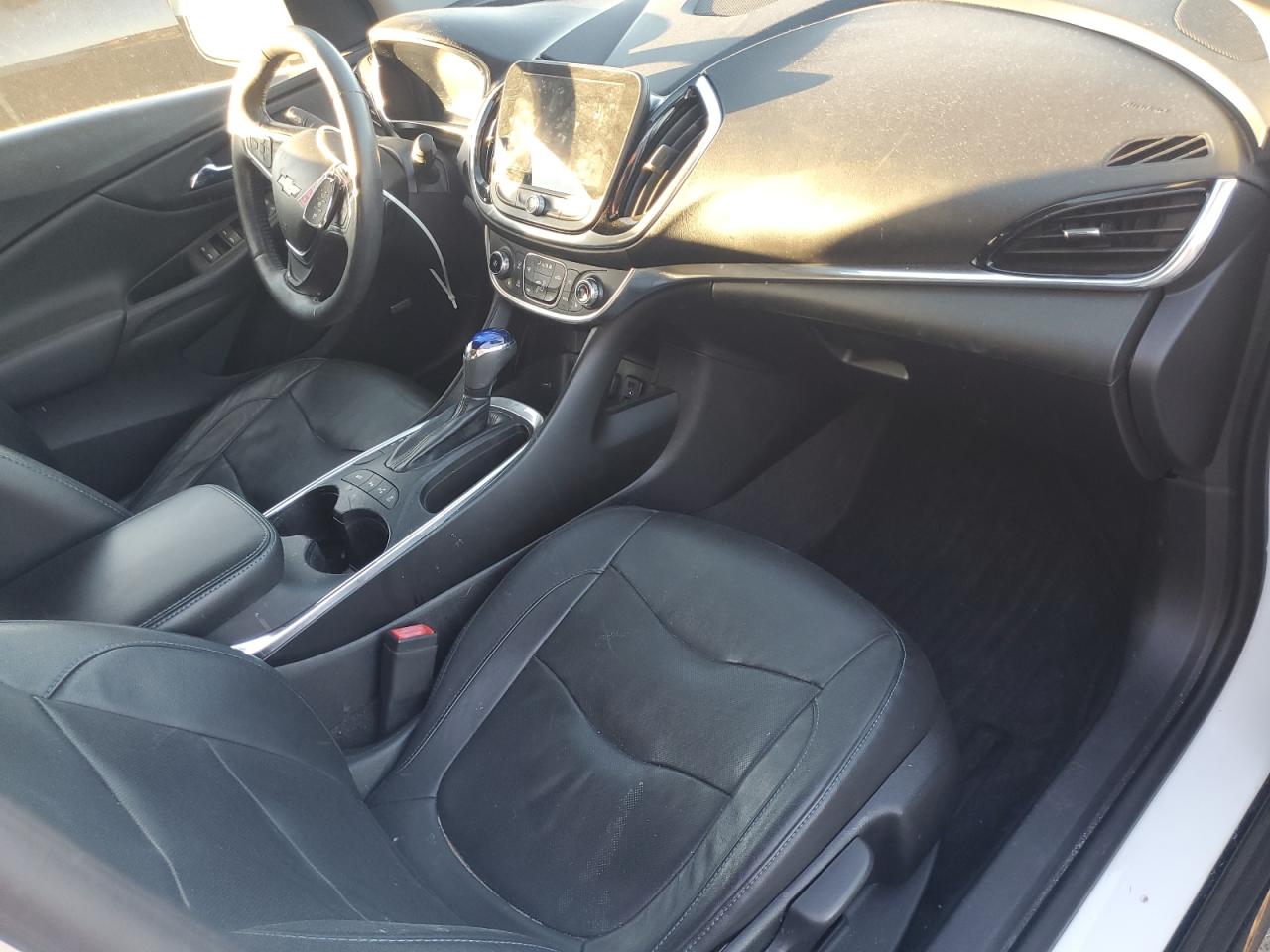 2018 Chevrolet Volt - Image 8