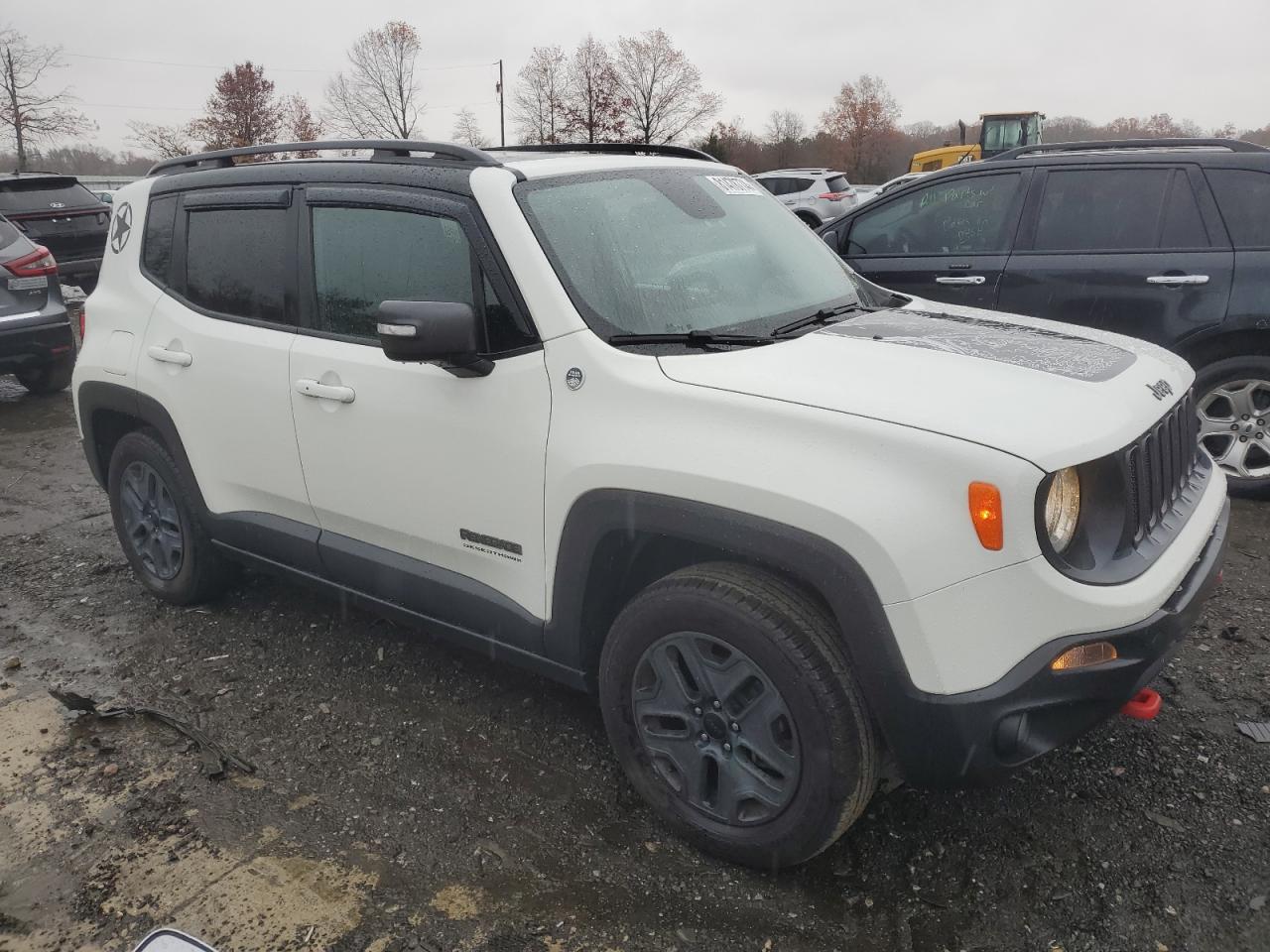 VIN ZACCJBCB3HPE98672 2017 JEEP RENEGADE no.4