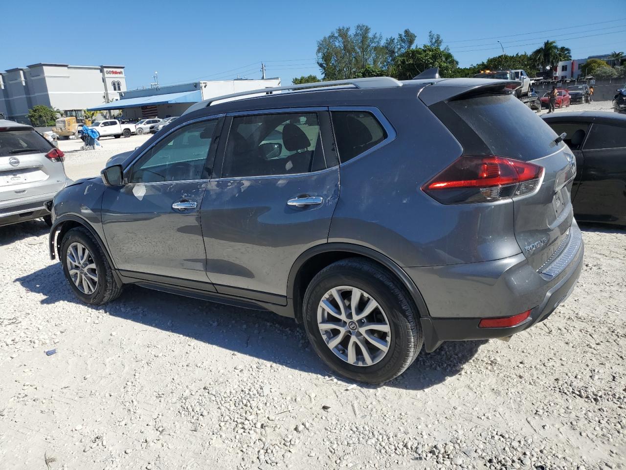 2020 Nissan Rogue - Image 2