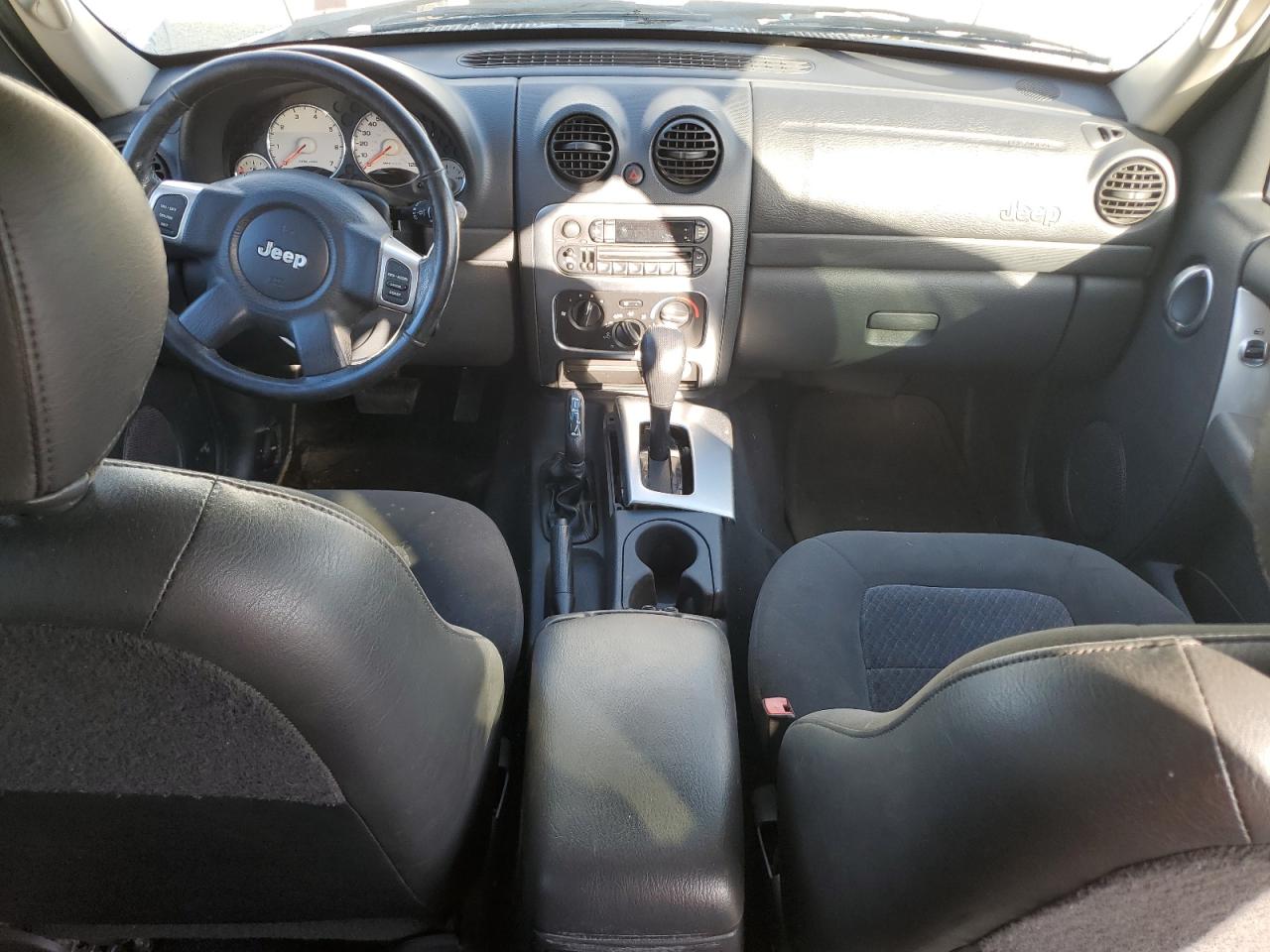 2003 Jeep Liberty (North America) - Image 8