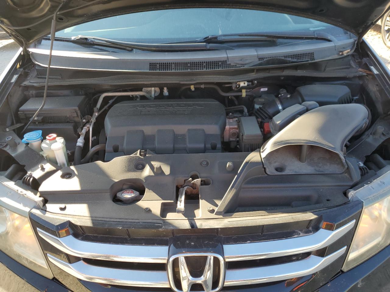 2014 Honda Odyssey - Image 11