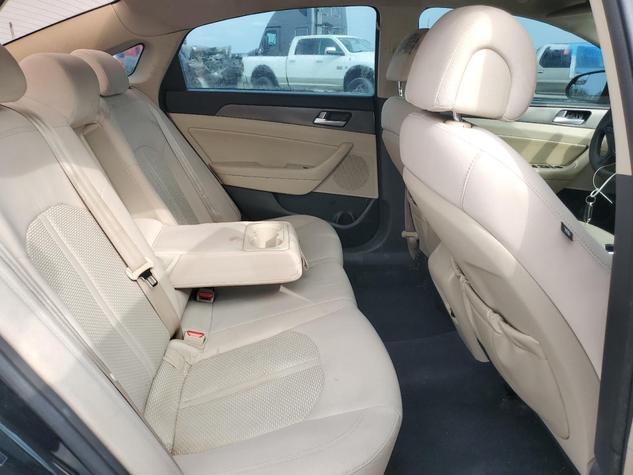 2015 Hyundai Sonata - Image 11