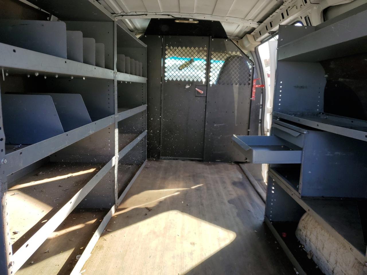 2015 Chevrolet Express - Image 10