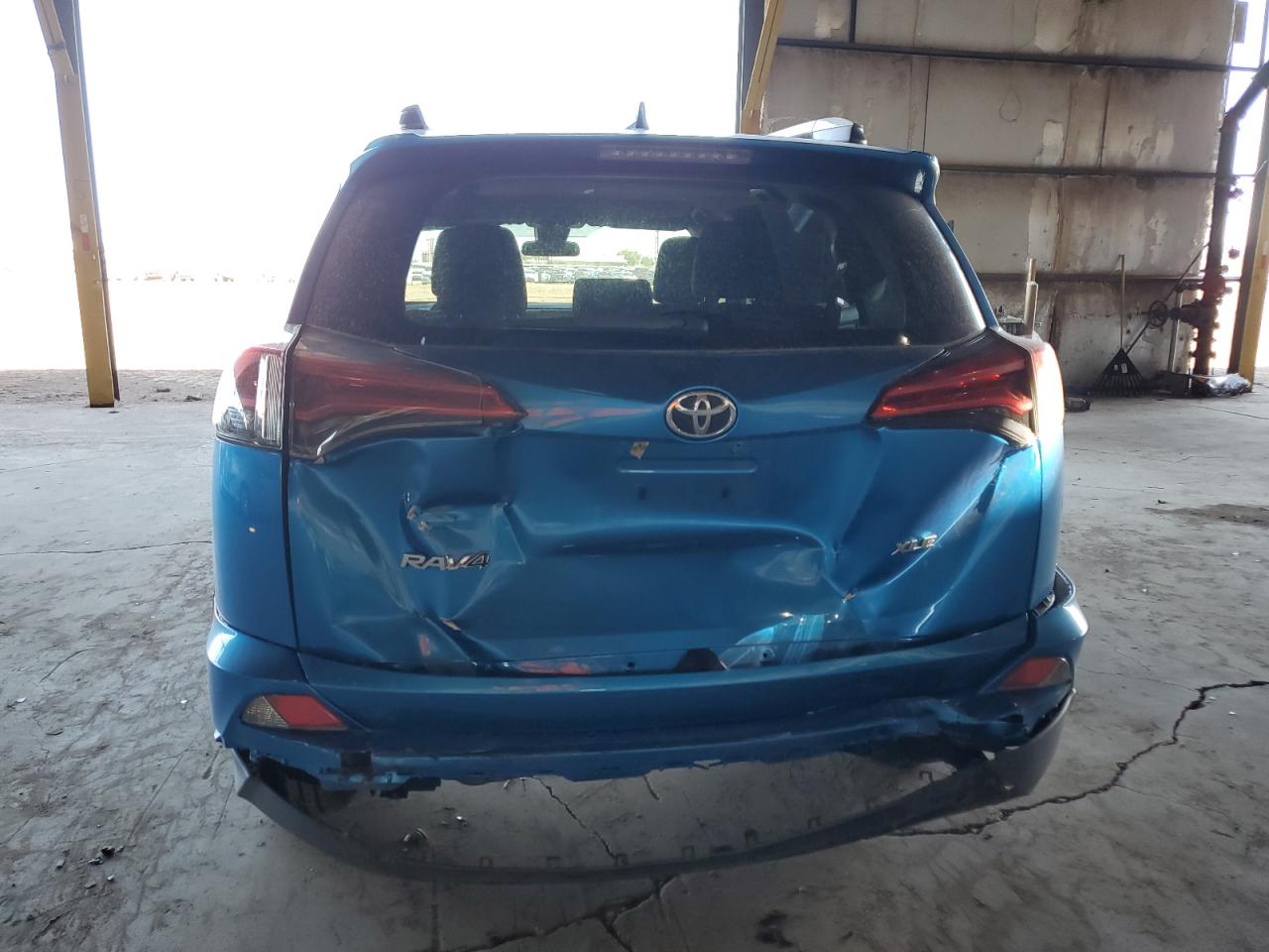 2017 Toyota RAV 4 - Image 6