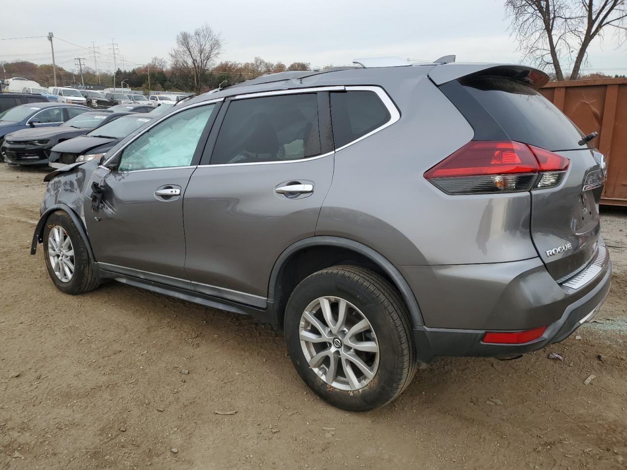 2018 Nissan Rogue - Image 2