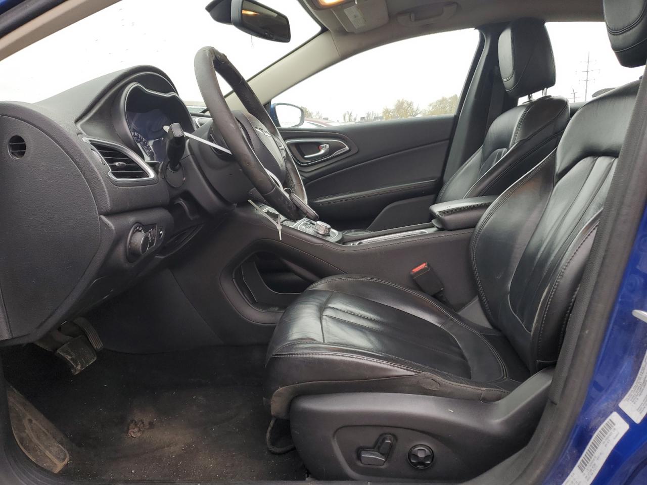 2017 Chrysler 200 - Image 7
