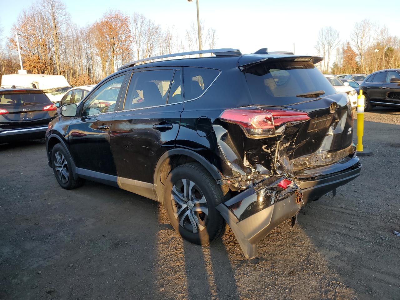 VIN 2T3BFREV8HW692211 2017 TOYOTA RAV4 no.2