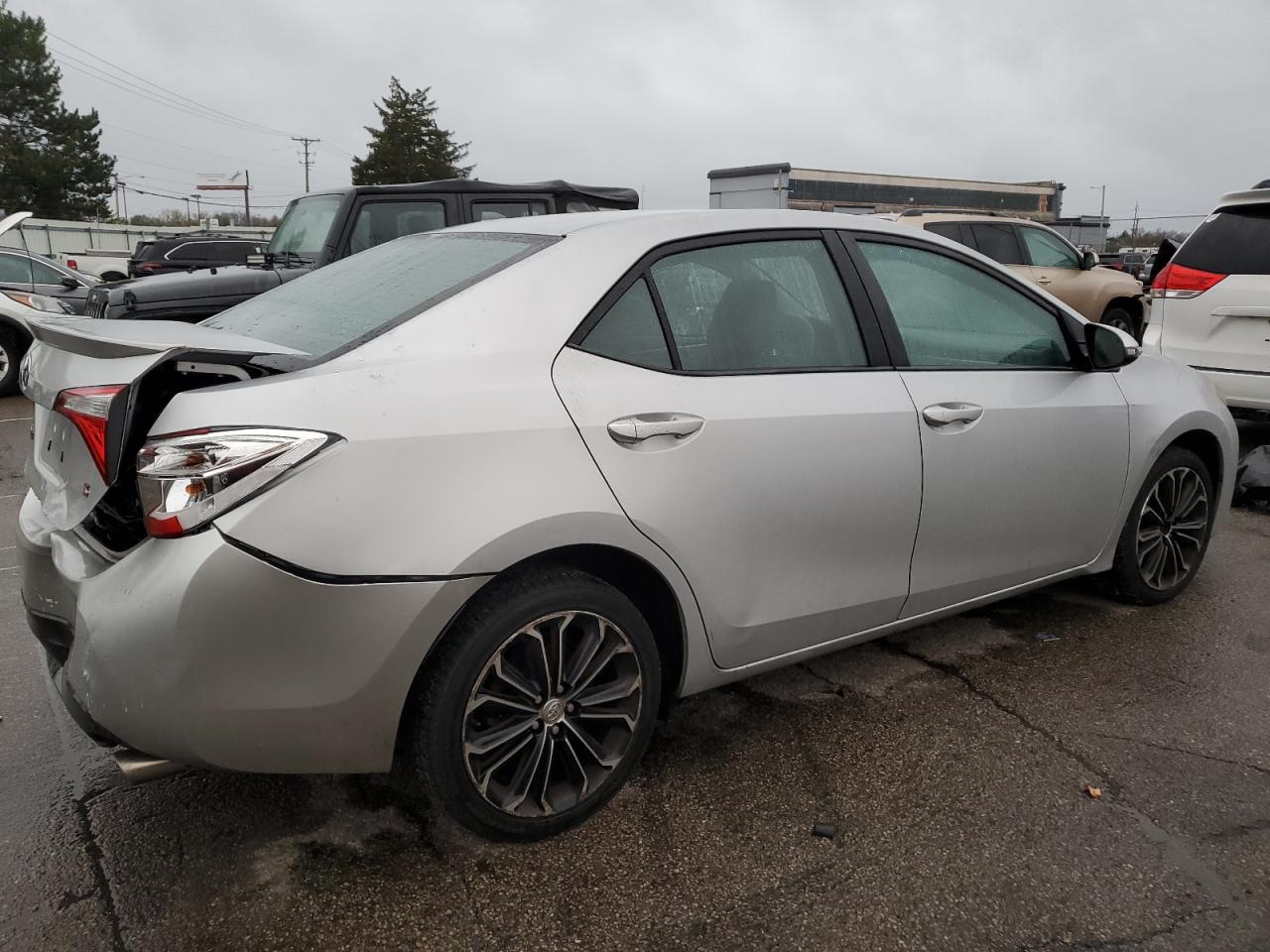 VIN 2T1BURHE9EC216184 2014 TOYOTA COROLLA no.3