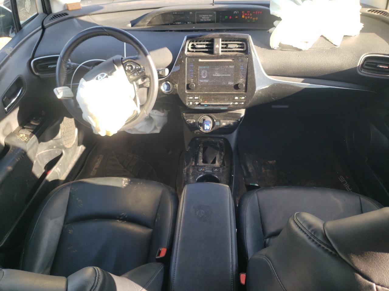 2019 Toyota Prius - Image 8