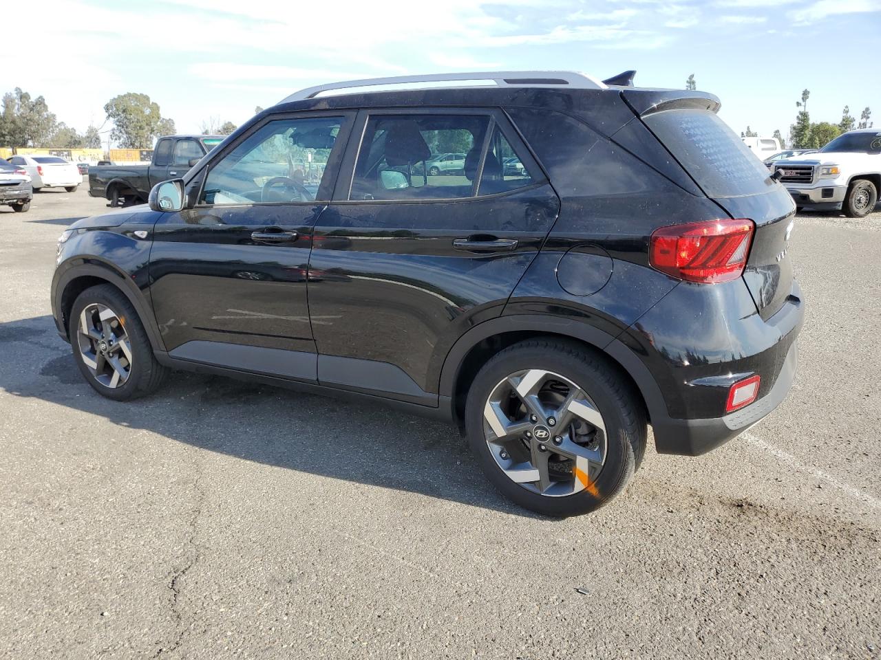 2021 Hyundai Venue - Image 2