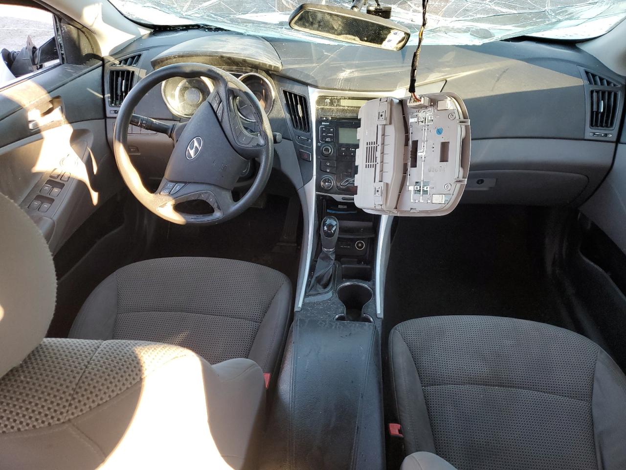 2011 Hyundai Sonata - Image 8