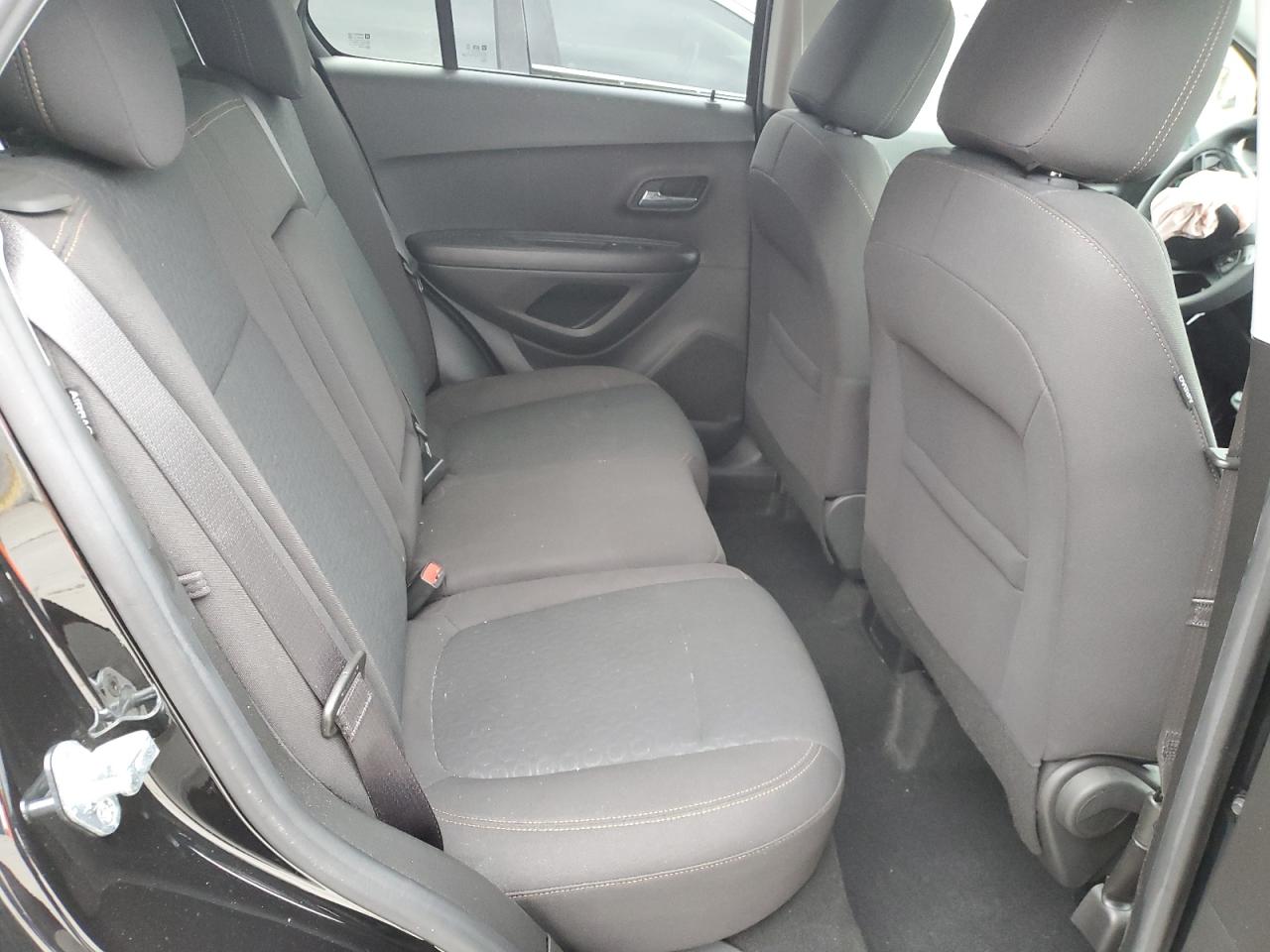 2022 Chevrolet Trax - Image 10