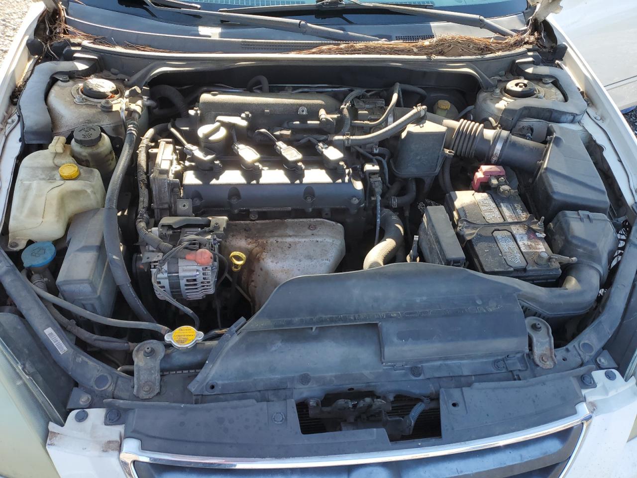 2004 Nissan Altima - Image 12
