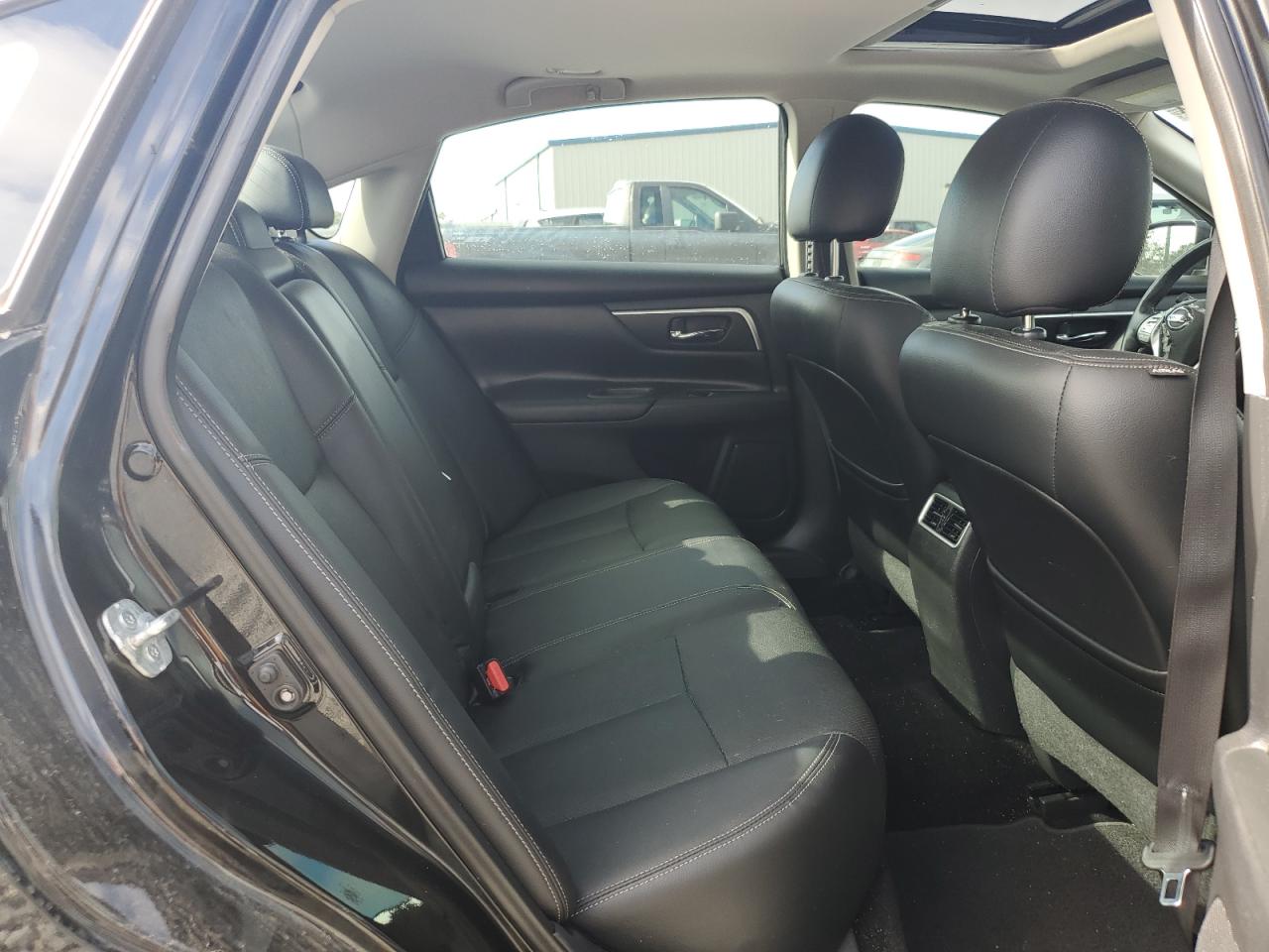 2016 Nissan Altima - Image 10