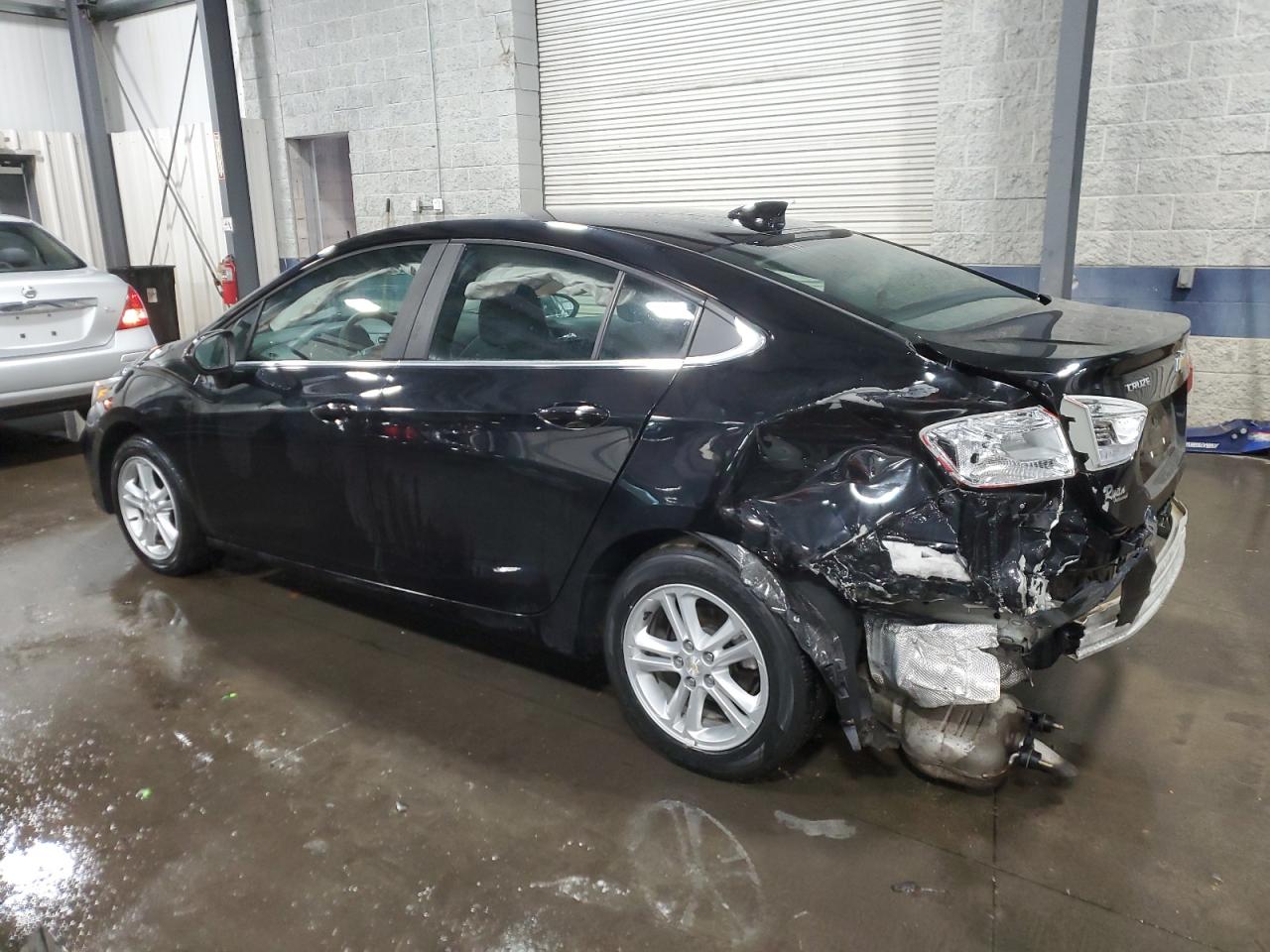 2017 Chevrolet Cruze - Image 2