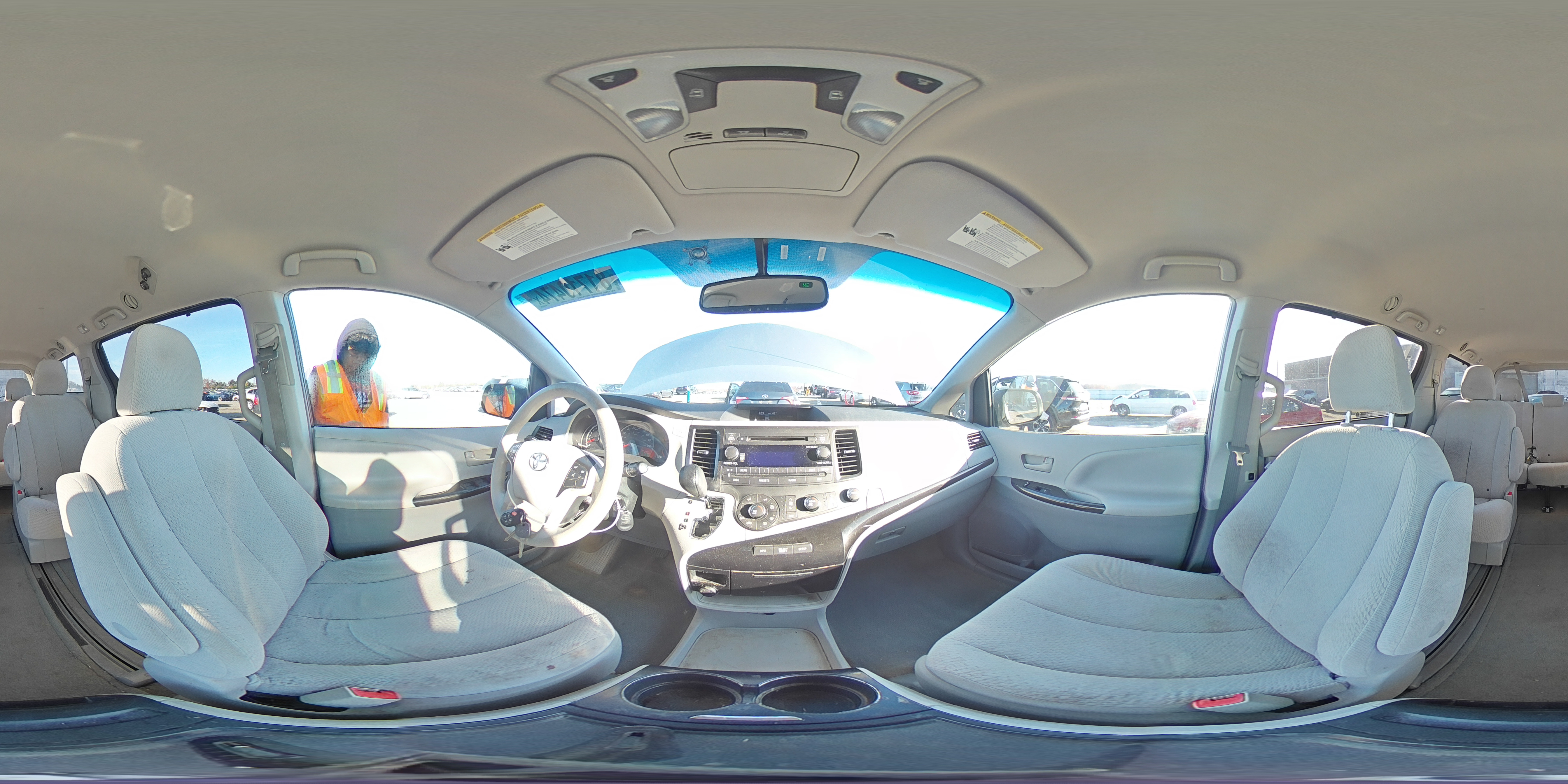 2012 Toyota Sienna - Image 14