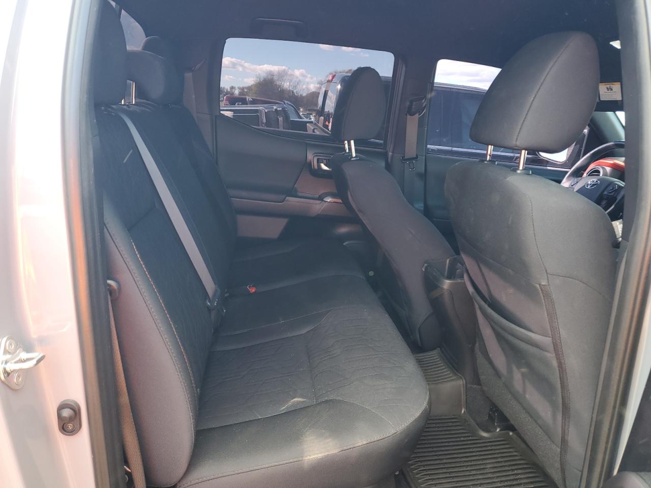 2020 Toyota Tacoma - Image 10
