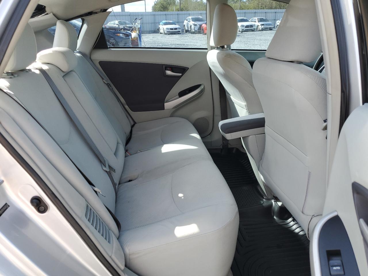 2010 Toyota Prius - Image 10
