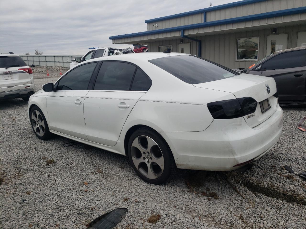 2014 Volkswagen Jetta - Image 2