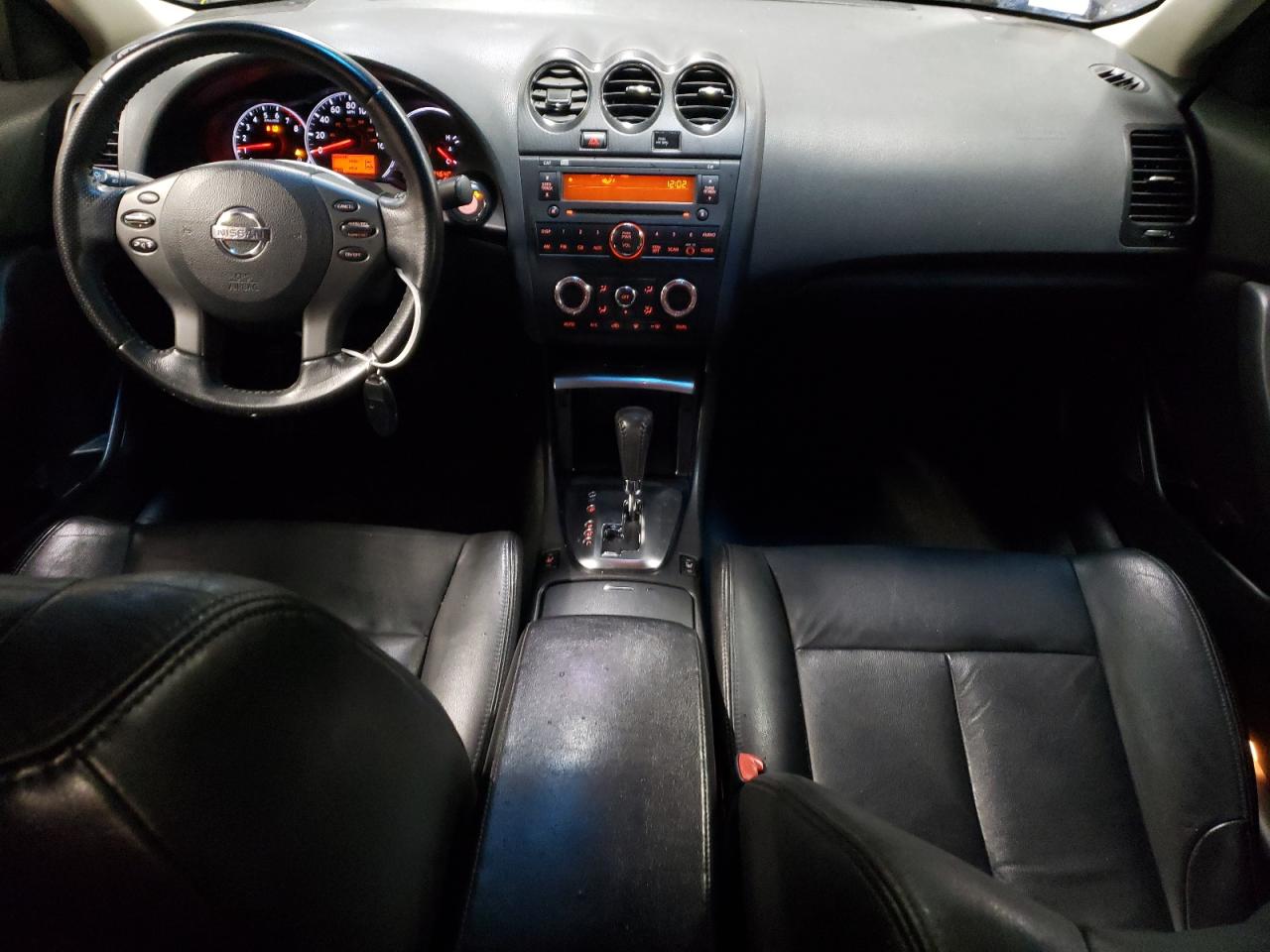 2010 Nissan Altima - Image 8