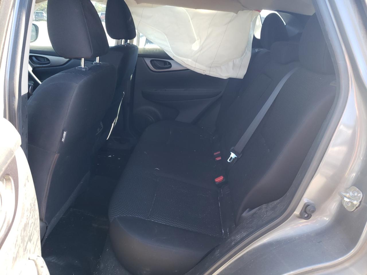 2018 Nissan Rogue - Image 11