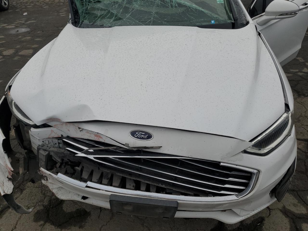 2019 Ford Fusion - Image 12