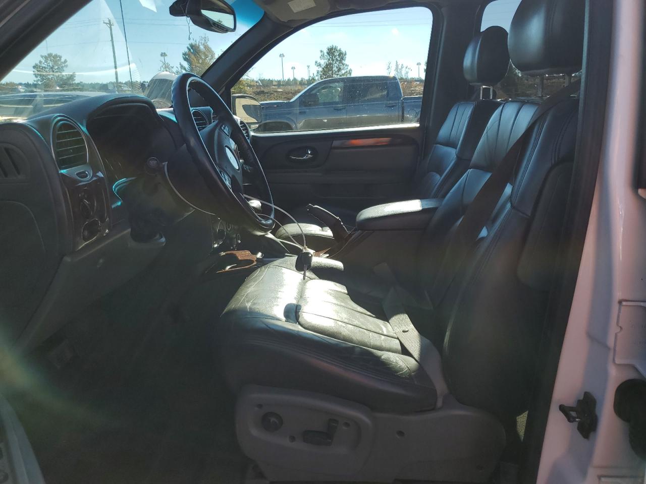 2004 GMC Envoy - Image 7