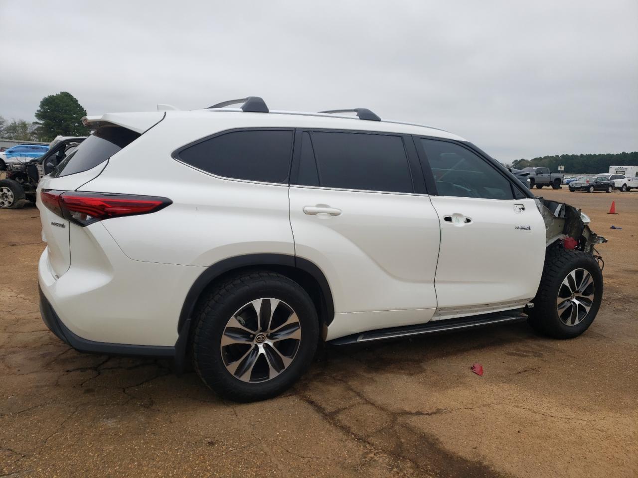 2020 Toyota Highlander - Image 3