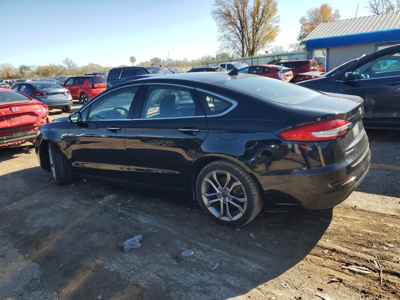 2019 Ford Fusion - Image 2