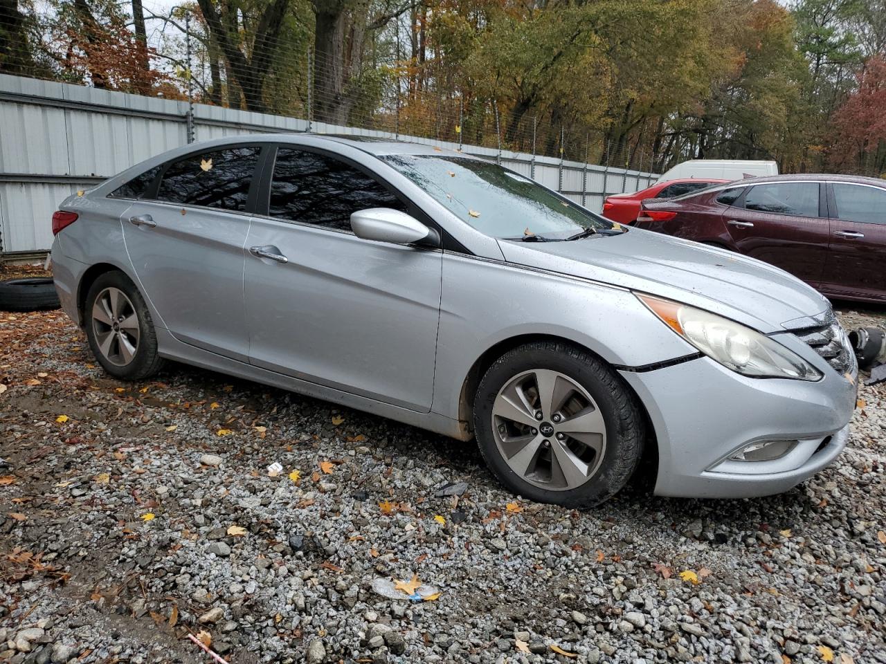 2011 Hyundai Sonata - Image 4