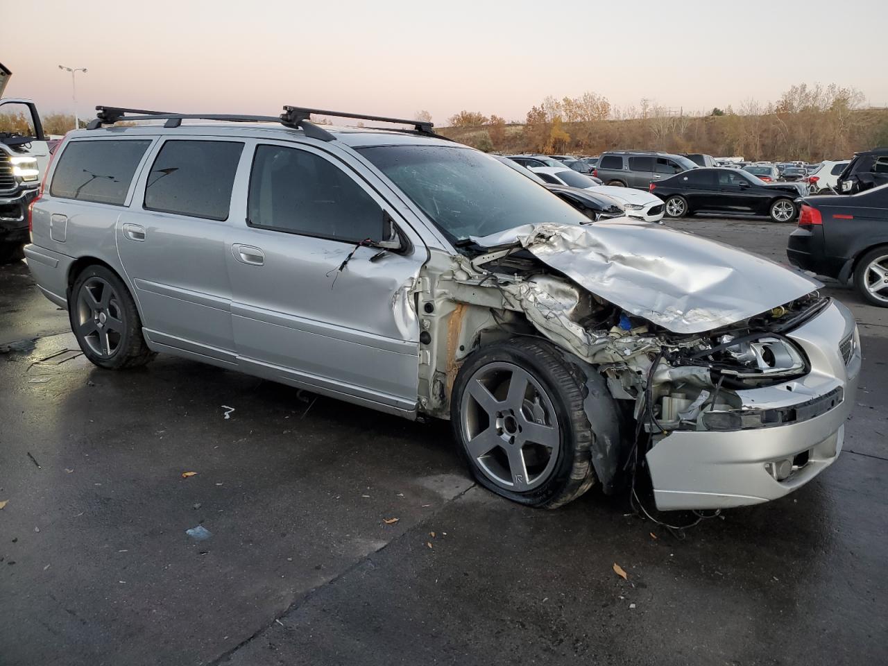 2005 Volvo V70 - Image 4