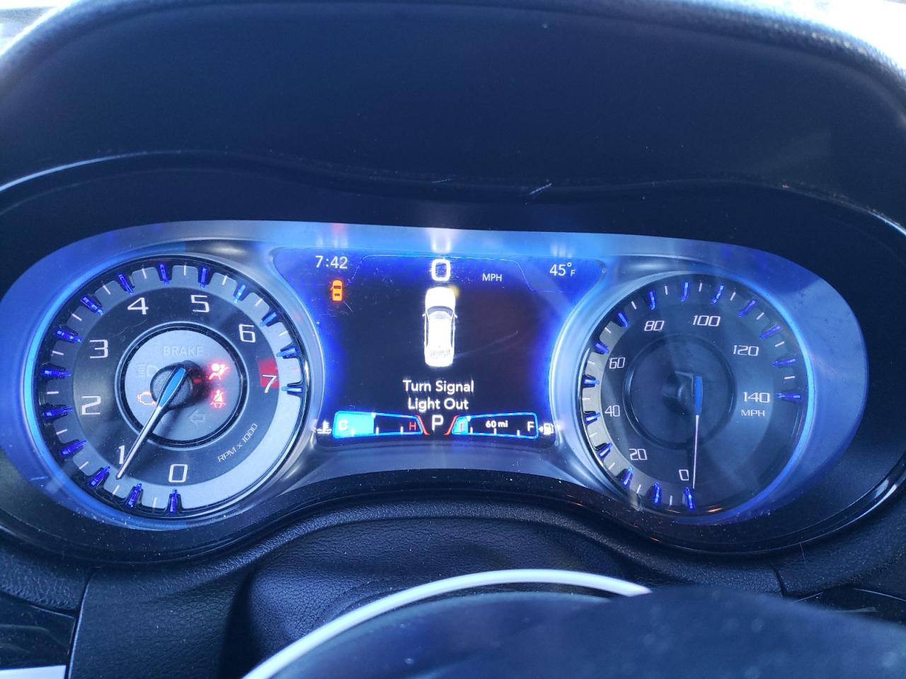 2019 Chrysler 300 - Image 9