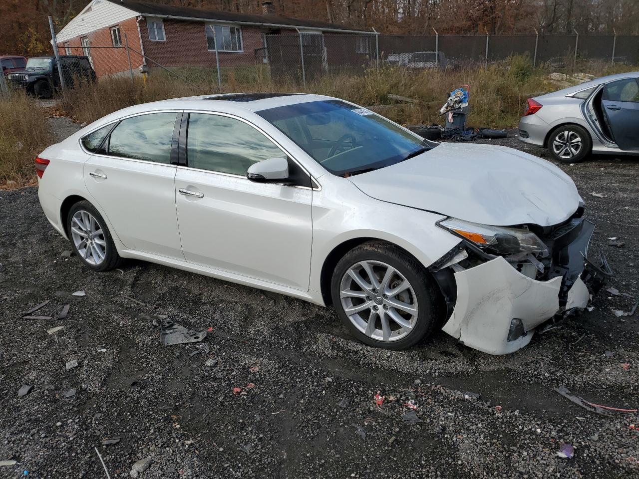 2013 Toyota Avalon - Image 4