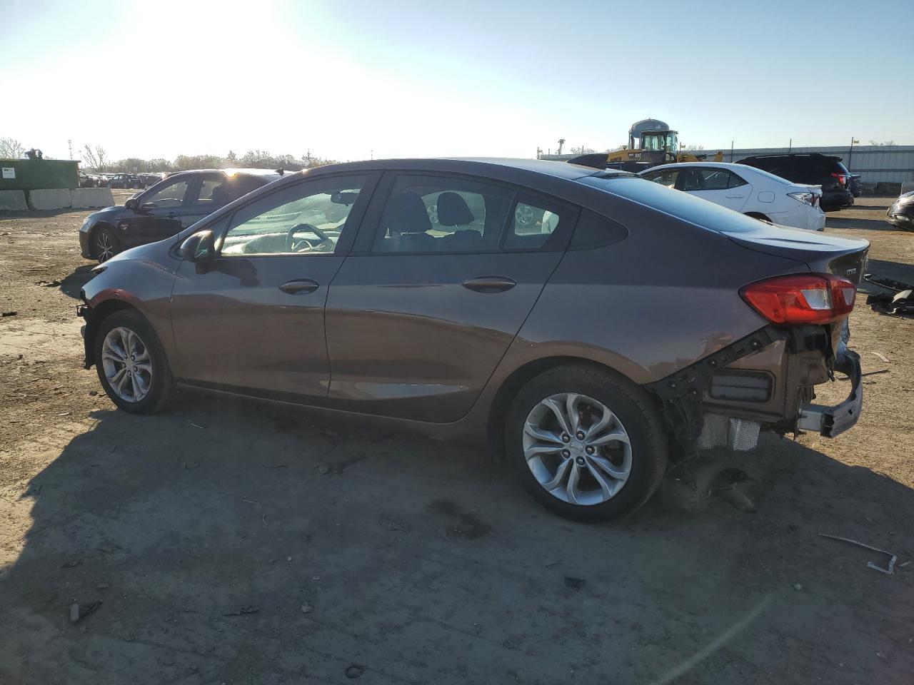 2019 Chevrolet Cruze - Image 2