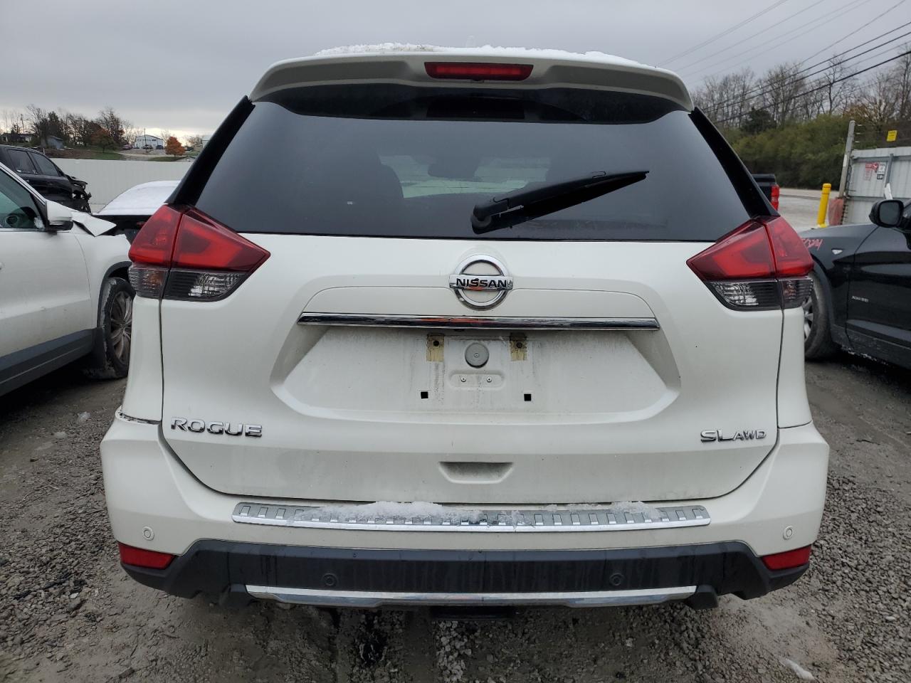 2020 Nissan Rogue - Image 6