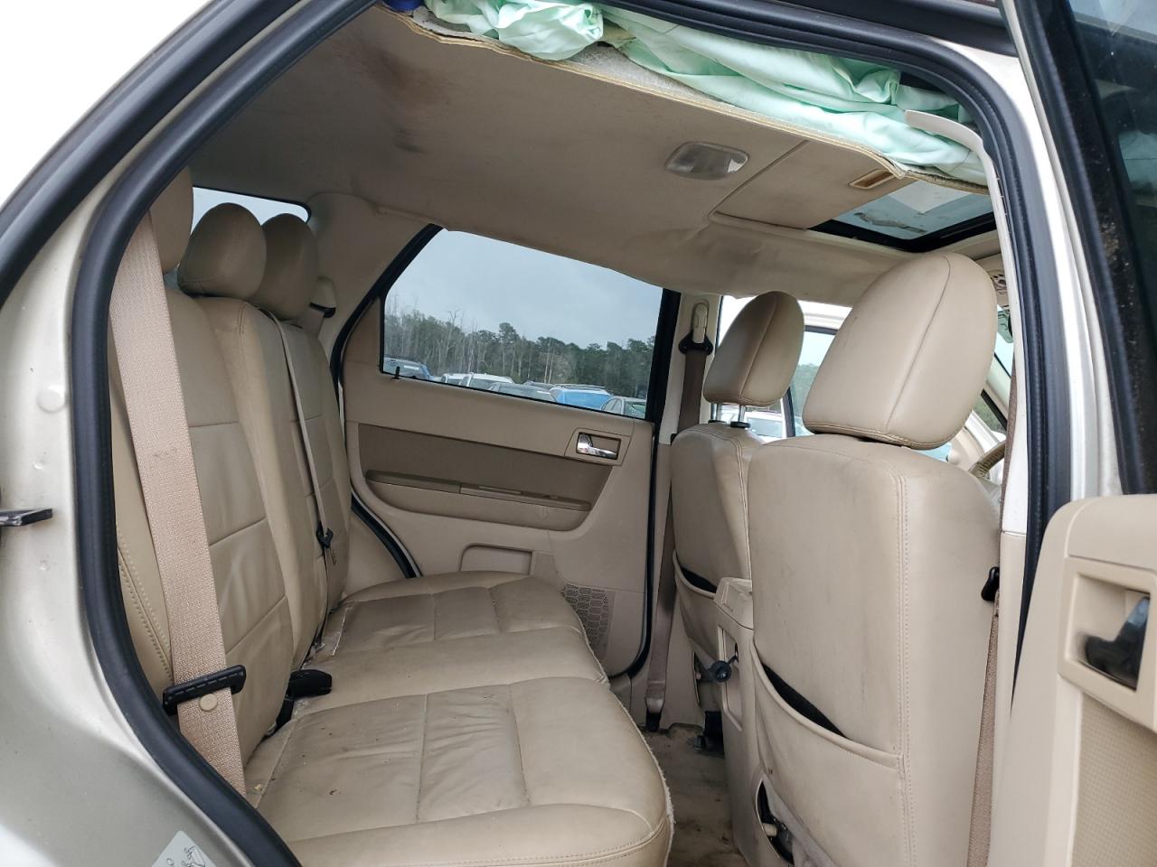 2012 Ford Escape - Image 12