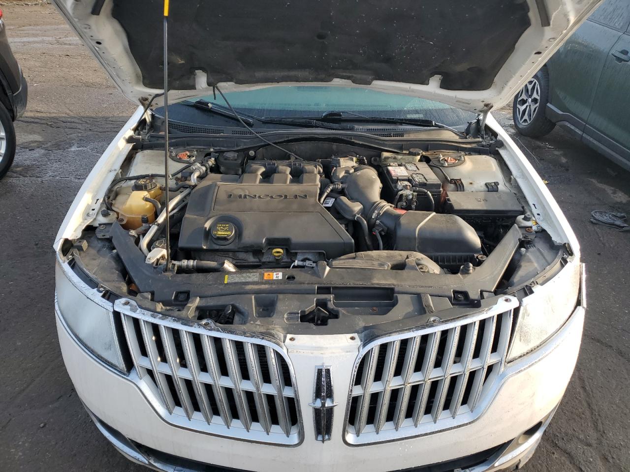 2010 Lincoln MKZ - Image 12