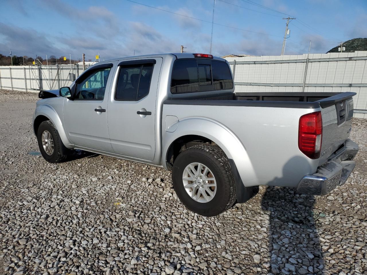 2017 Nissan Navara (Frontier) - Image 2