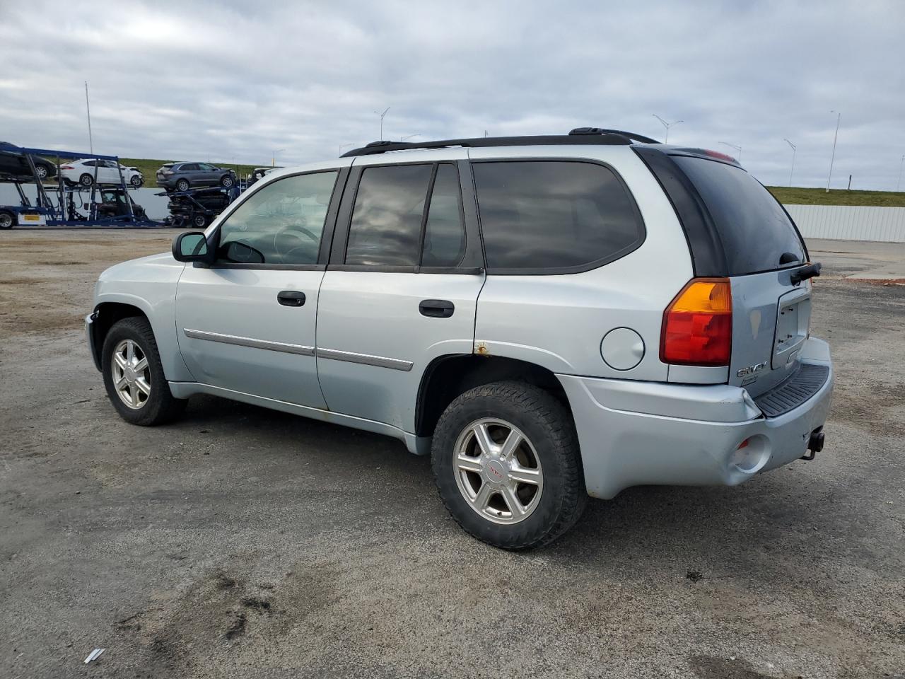 2008 GMC Envoy - Image 2