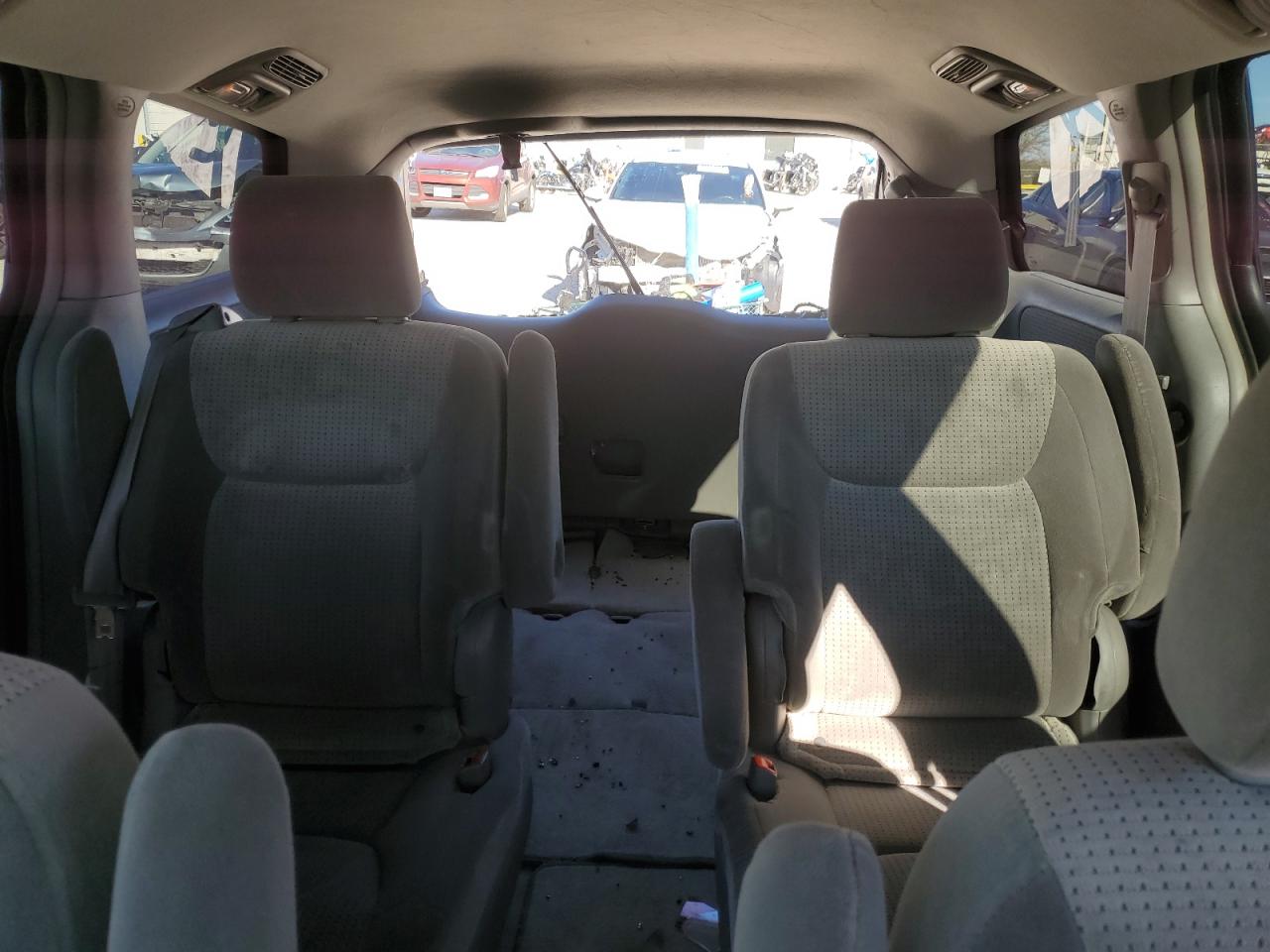 2006 Toyota Sienna - Image 10