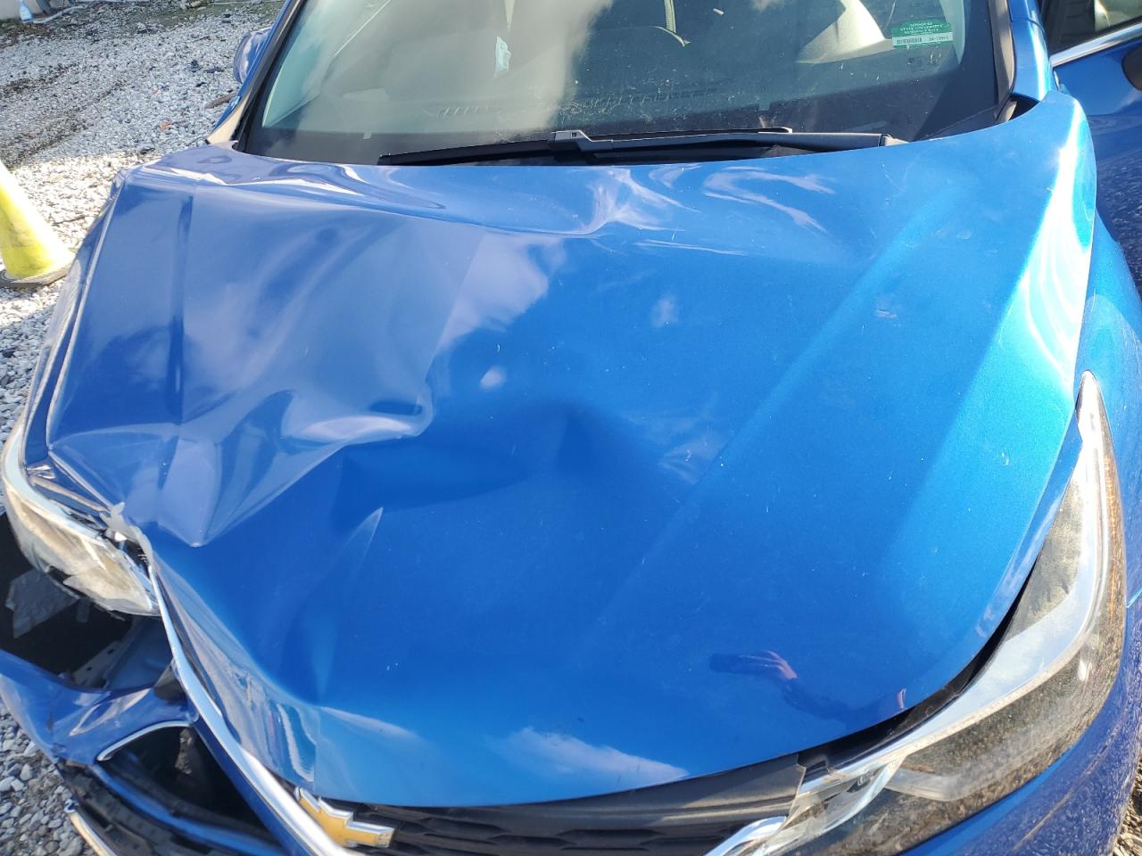 2018 Chevrolet Cruze - Image 12