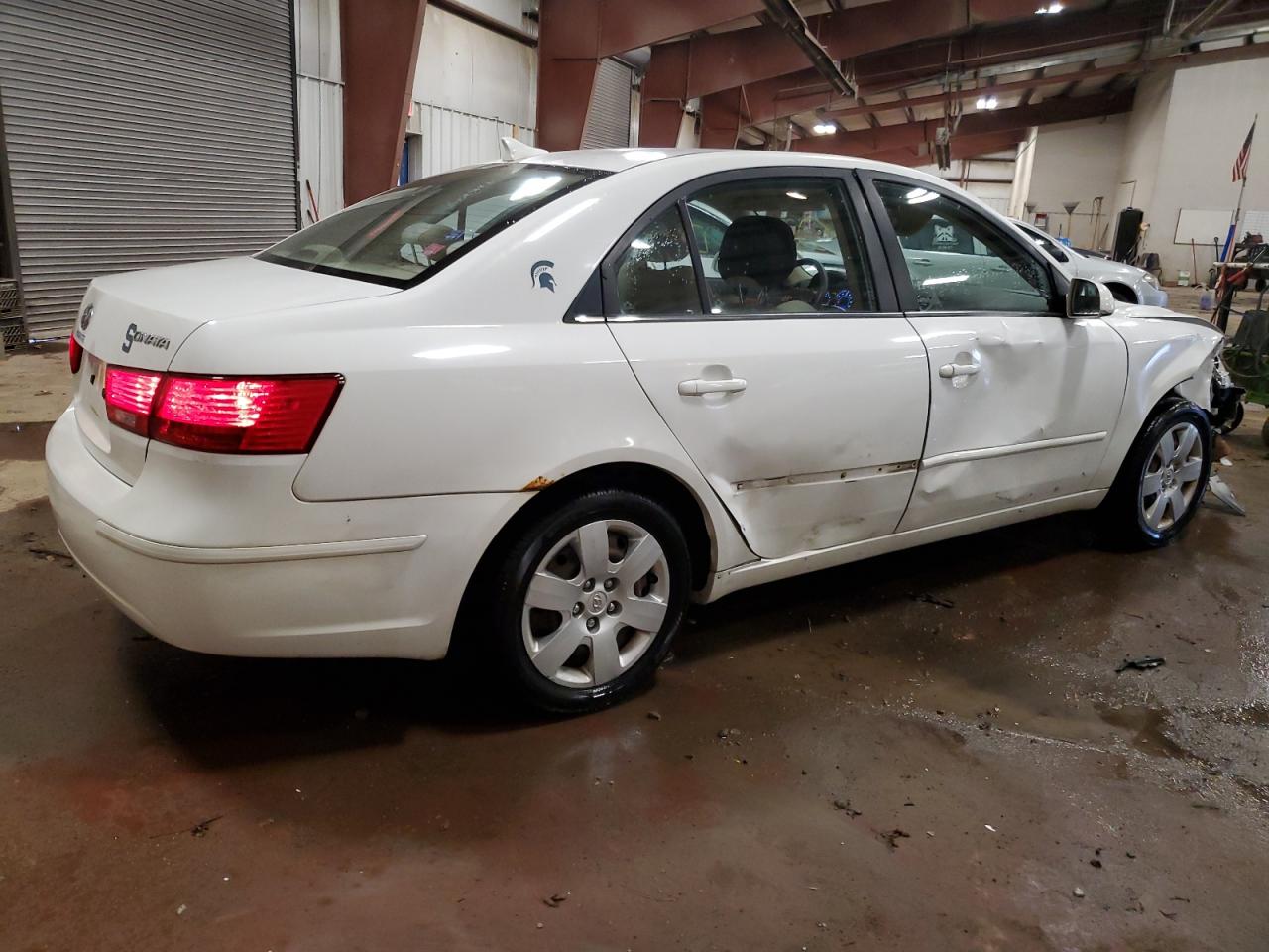 2009 Hyundai Sonata - Image 3