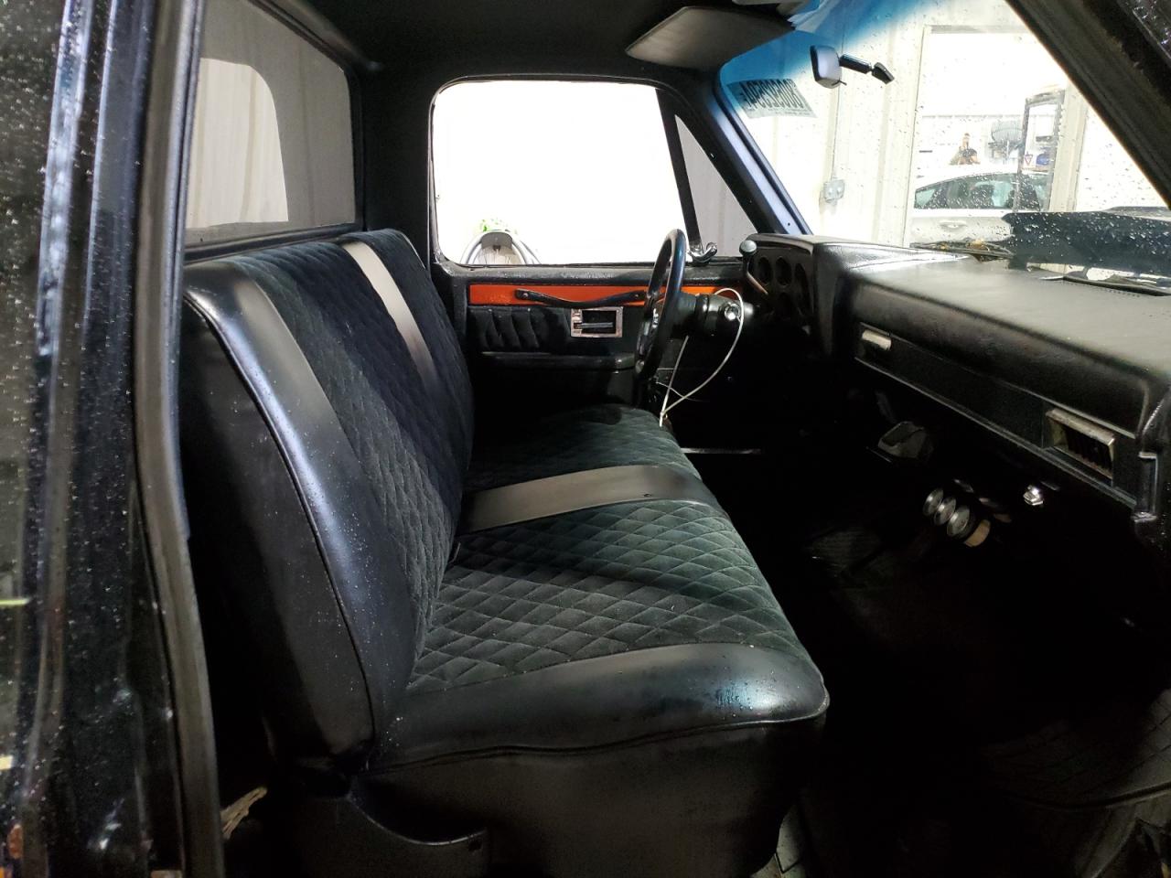 1985 Chevrolet C10 VIN: 1GCDC14H7FS132992 Lot: 80692594