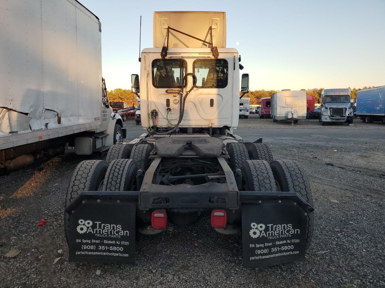 2019 Freightliner Cascadia 125 VIN: 3AKJGEFG8KSLJ4172 Lot: 73784144